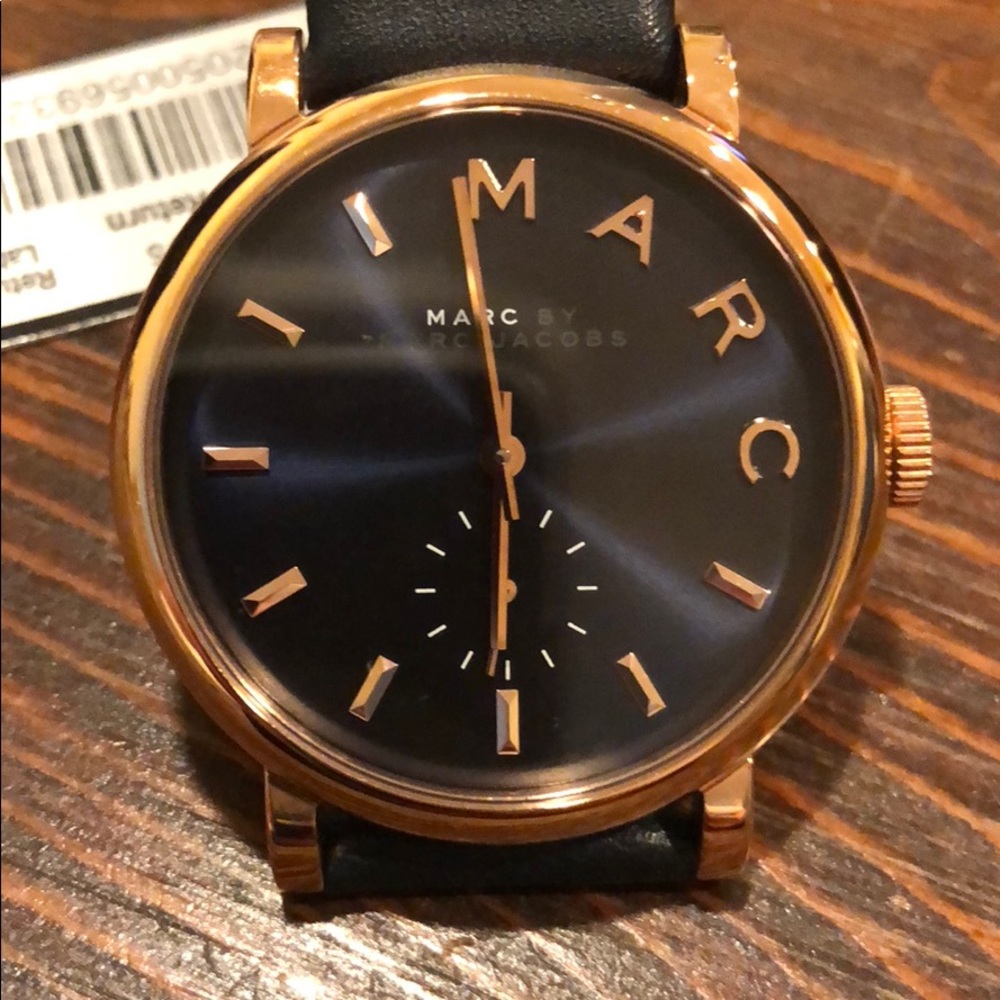 🆕Marc by Marc Jacobs rose gold watch - Picture 2 of 4
